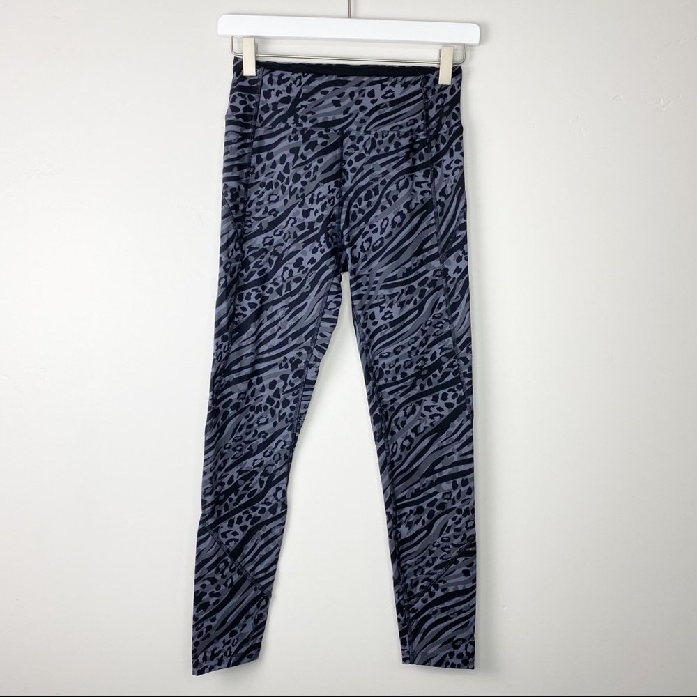 PINK Victoria’s Secret Animal Print Leggings Size Small